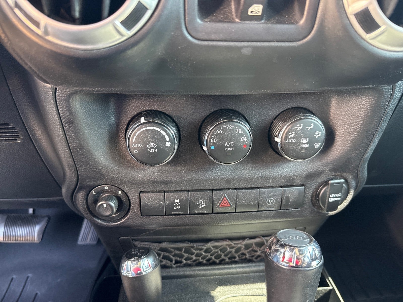 2016 Jeep Wrangler Unlimited 4WD 4dr Sahara