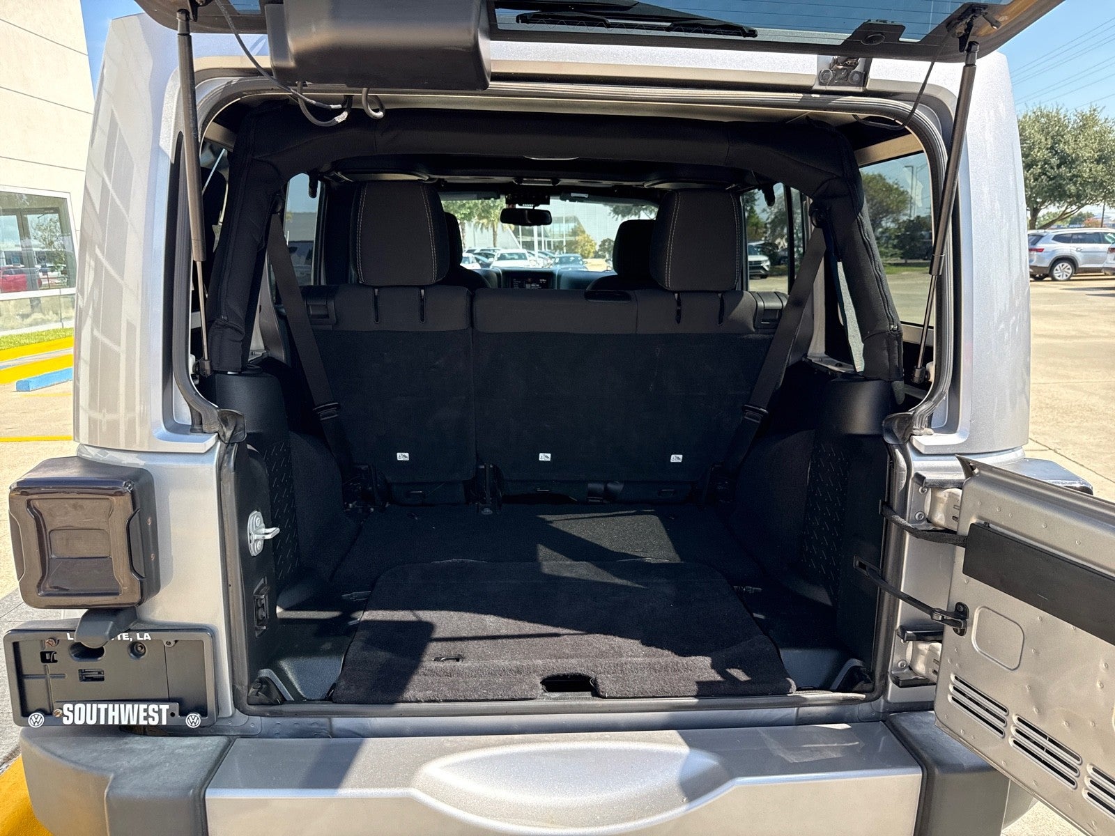2016 Jeep Wrangler Unlimited 4WD 4dr Sahara