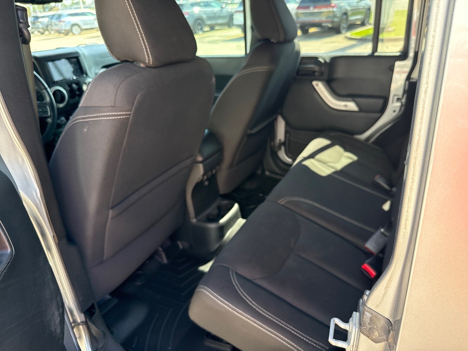 2016 Jeep Wrangler Unlimited 4WD 4dr Sahara