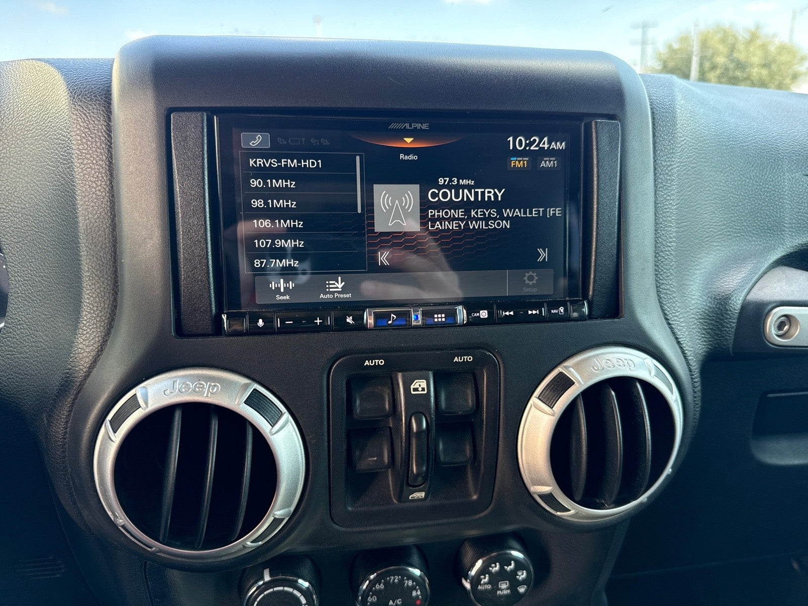 2016 Jeep Wrangler Unlimited 4WD 4dr Sahara