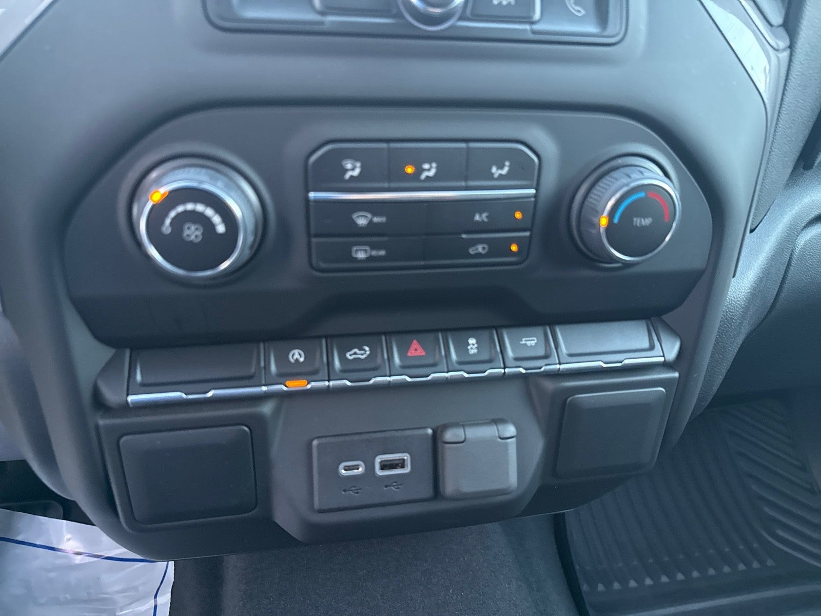 2022 Chevrolet Silverado 1500 LTD 2WD Crew Cab 147 Custom