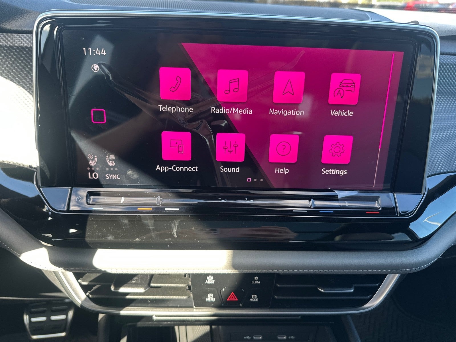 2026 Volkswagen Atlas Cross Sport 2.0T SEL R-Line Black 4MOTION