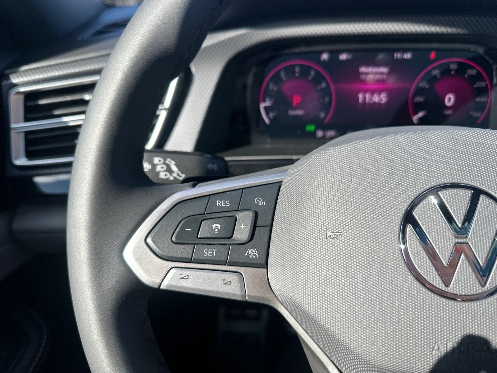 2026 Volkswagen Atlas Cross Sport 2.0T SEL R-Line Black 4MOTION