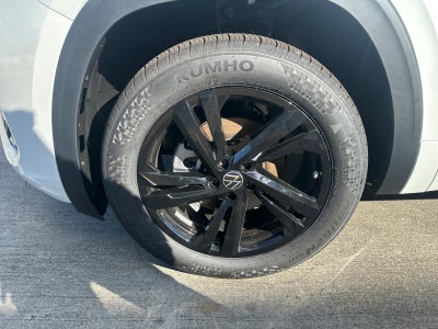 2026 Volkswagen Atlas Cross Sport 2.0T SEL R-Line Black 4MOTION