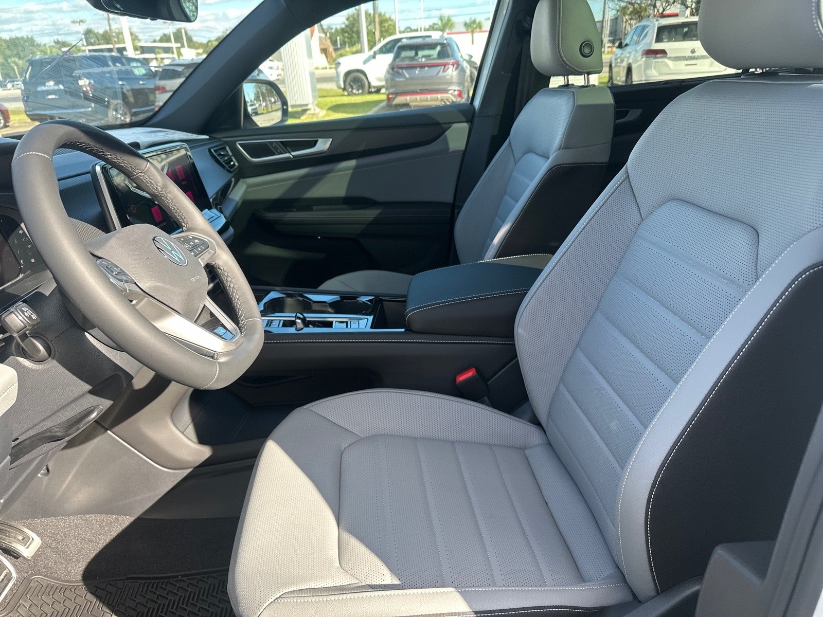 2026 Volkswagen Atlas Cross Sport 2.0T SEL R-Line Black 4MOTION