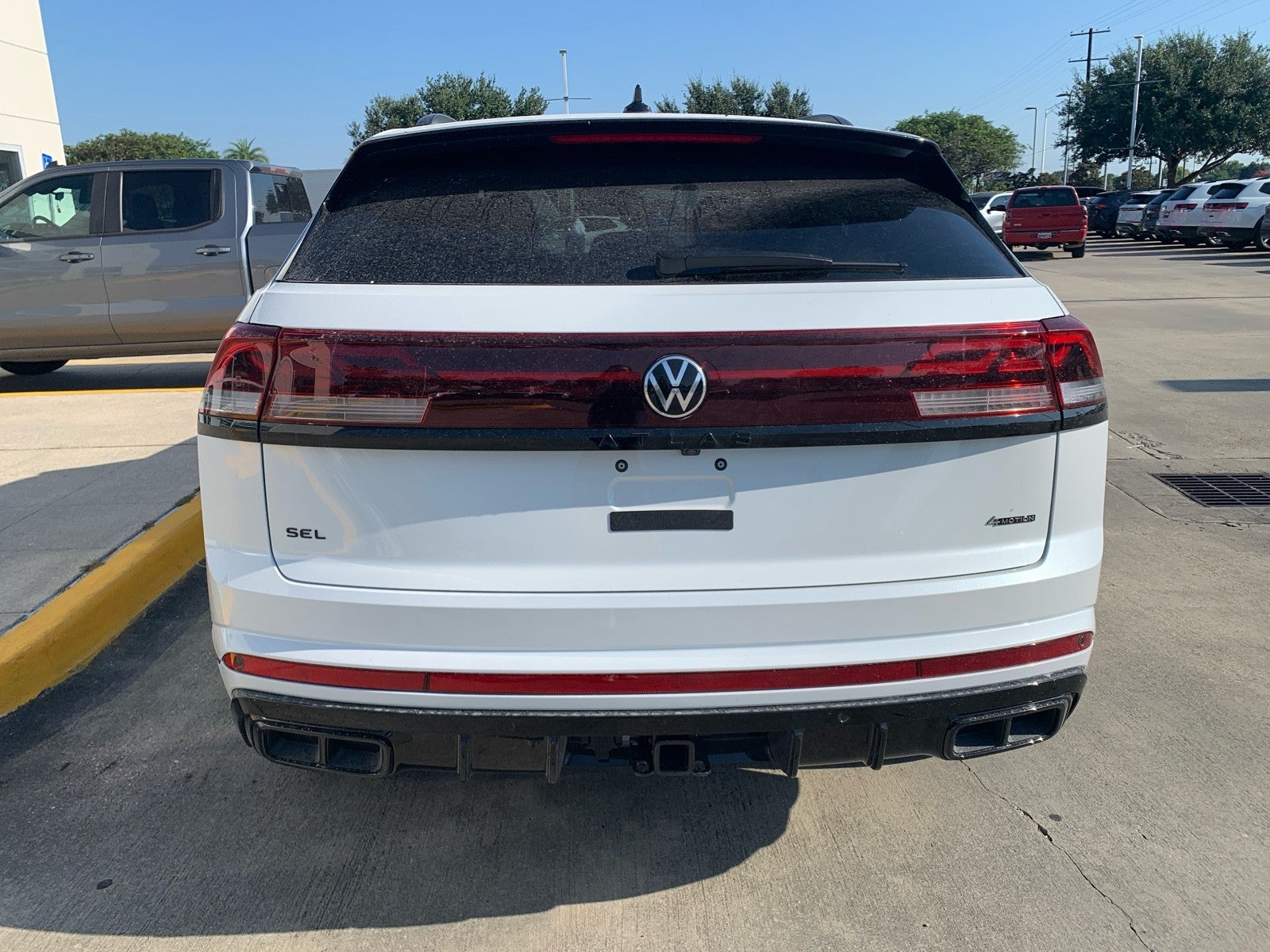 2026 Volkswagen Atlas Cross Sport 2.0T SEL R-Line Black 4MOTION