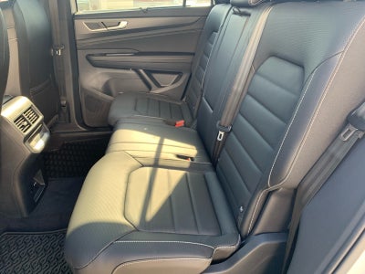 2026 Volkswagen Atlas Cross Sport 2.0T SEL R-Line Black 4MOTION