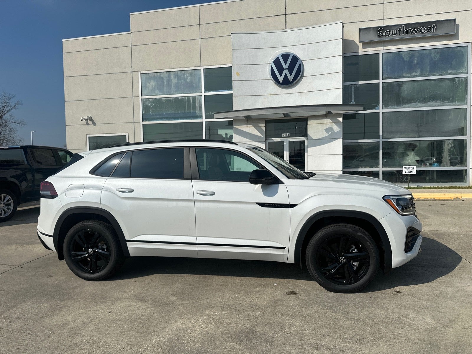 2026 Volkswagen Atlas Cross Sport 2.0T SEL R-Line Black 4MOTION