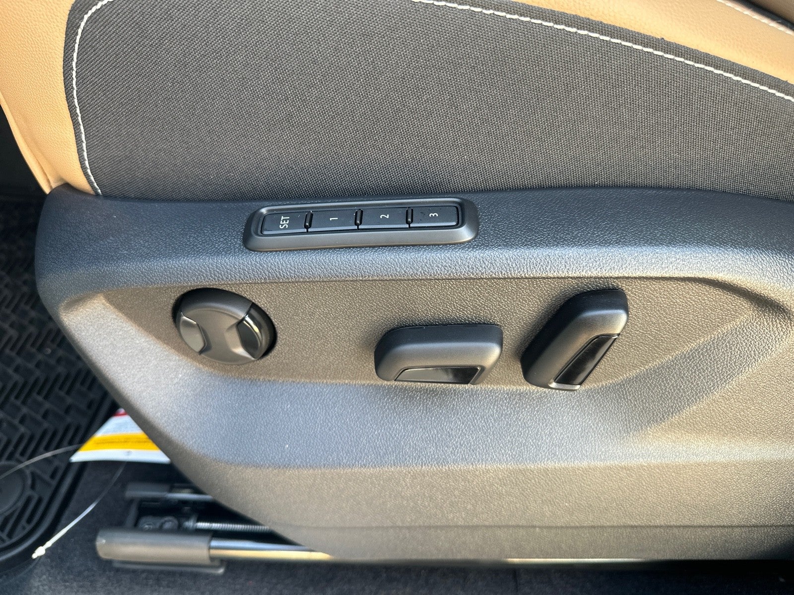 2026 Volkswagen Atlas Cross Sport 2.0T SEL R-Line Black 4MOTION