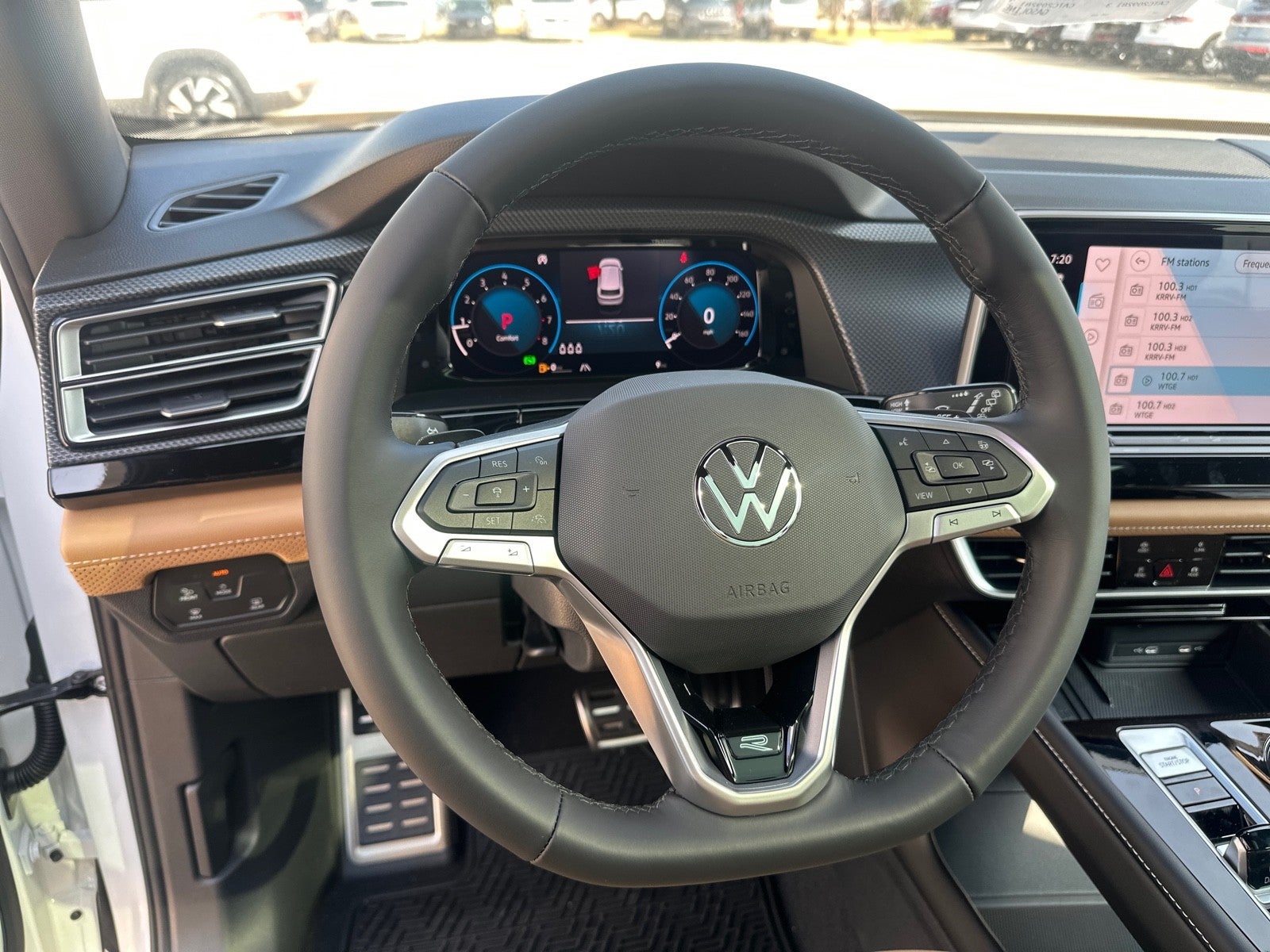 2026 Volkswagen Atlas Cross Sport 2.0T SEL R-Line Black 4MOTION