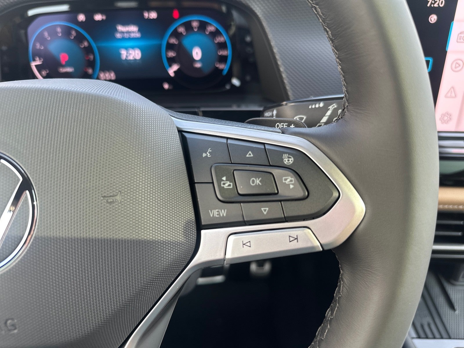 2026 Volkswagen Atlas Cross Sport 2.0T SEL R-Line Black 4MOTION