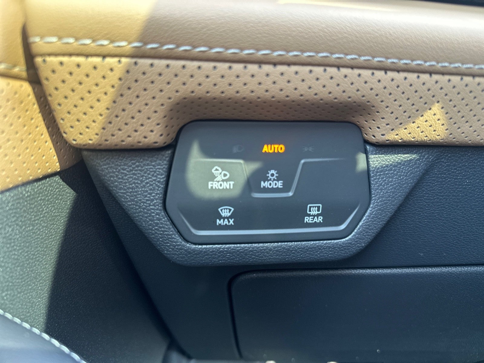 2026 Volkswagen Atlas Cross Sport 2.0T SEL R-Line Black 4MOTION