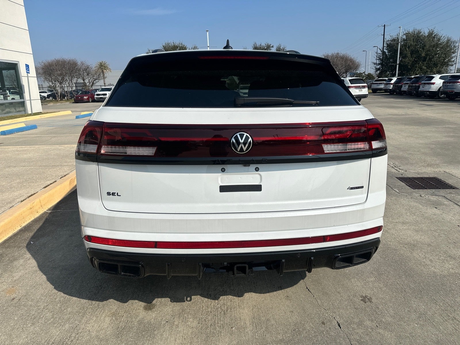 2026 Volkswagen Atlas Cross Sport 2.0T SEL R-Line Black 4MOTION
