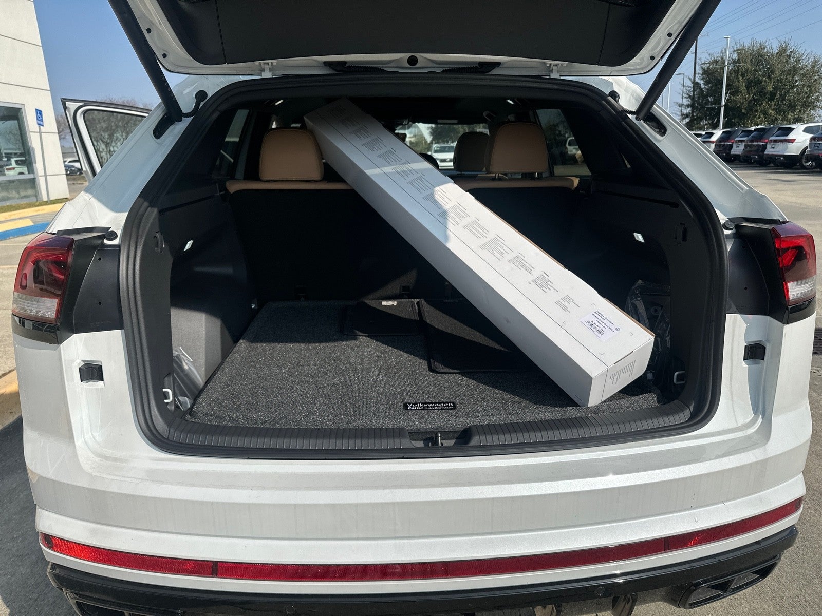 2026 Volkswagen Atlas Cross Sport 2.0T SEL R-Line Black 4MOTION