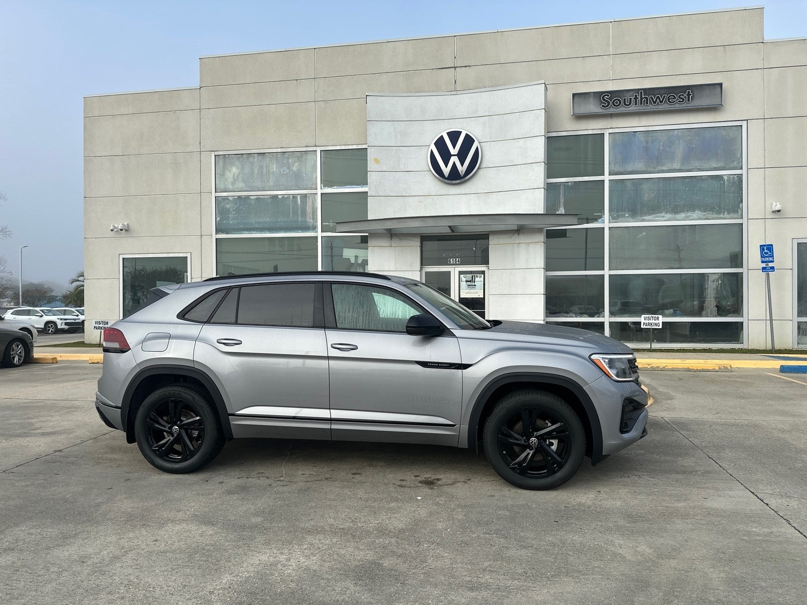 2026 Volkswagen Atlas Cross Sport 2.0T SEL R-Line Black 4MOTION