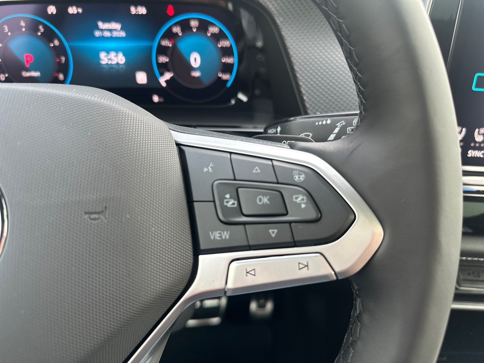 2026 Volkswagen Atlas Cross Sport 2.0T SEL R-Line Black 4MOTION