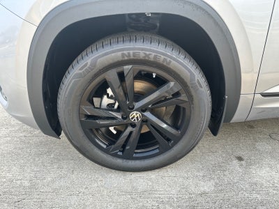 2026 Volkswagen Atlas Cross Sport 2.0T SEL R-Line Black 4MOTION