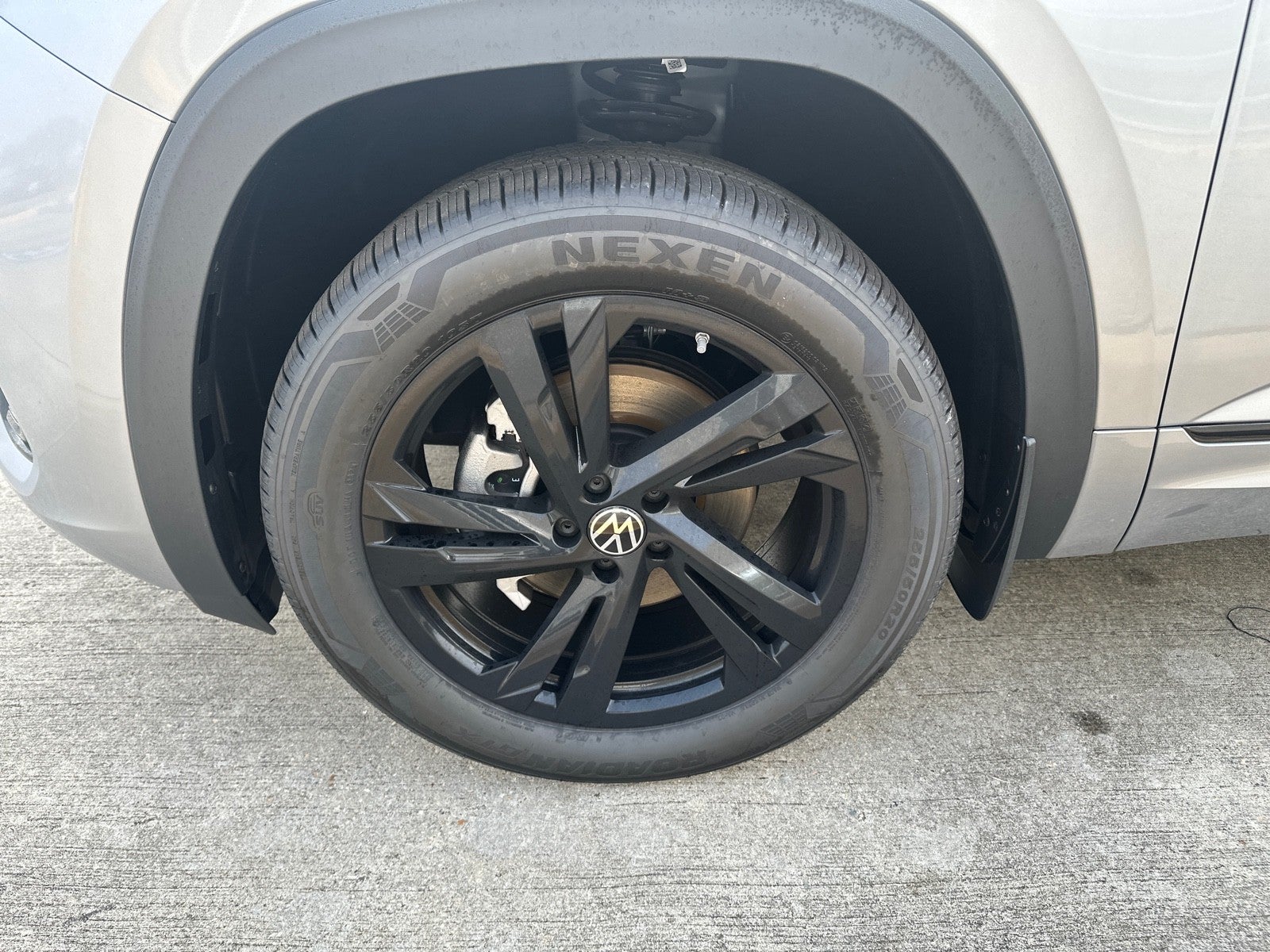 2026 Volkswagen Atlas Cross Sport 2.0T SEL R-Line Black 4MOTION