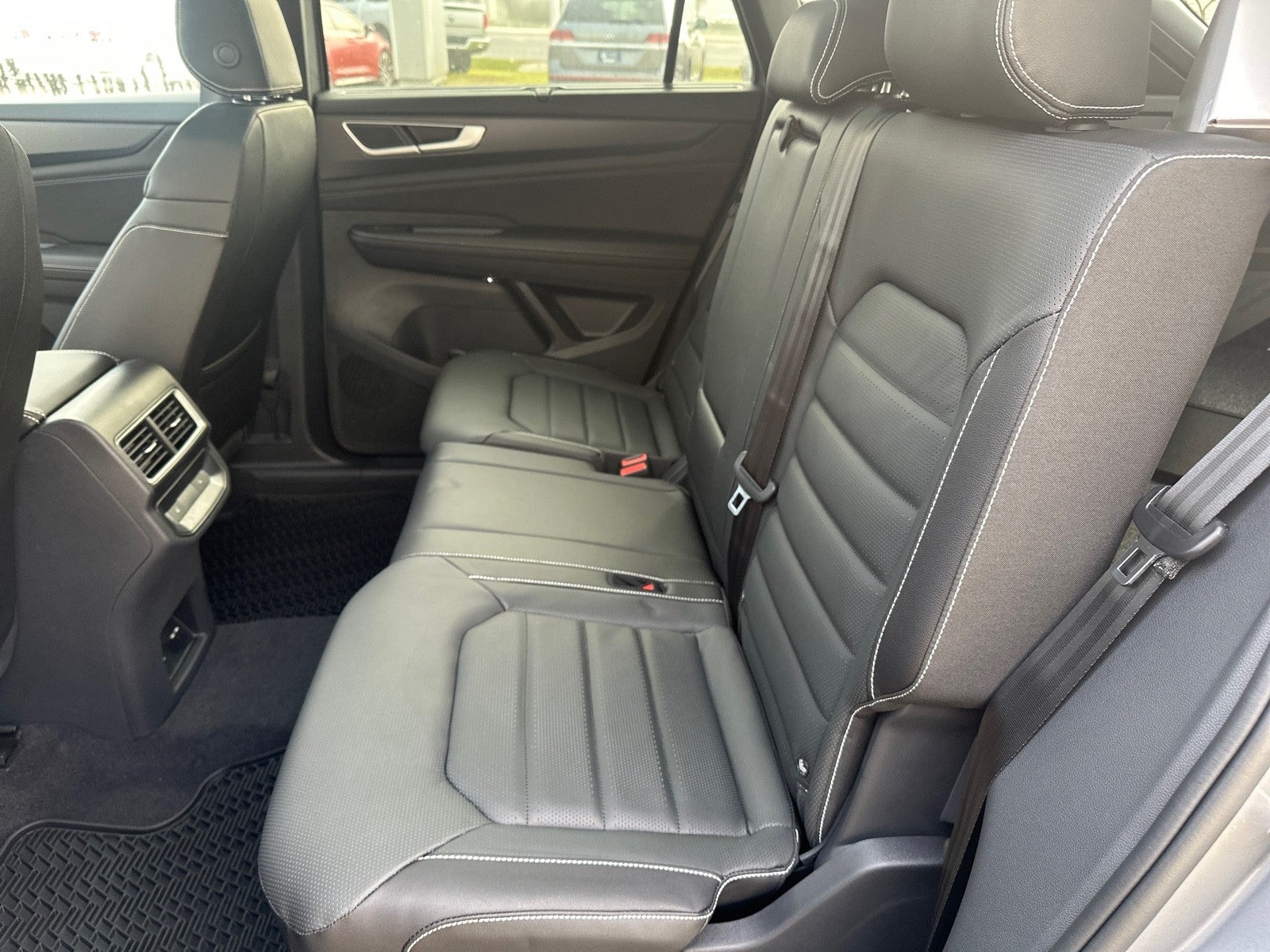 2026 Volkswagen Atlas Cross Sport 2.0T SEL R-Line Black 4MOTION