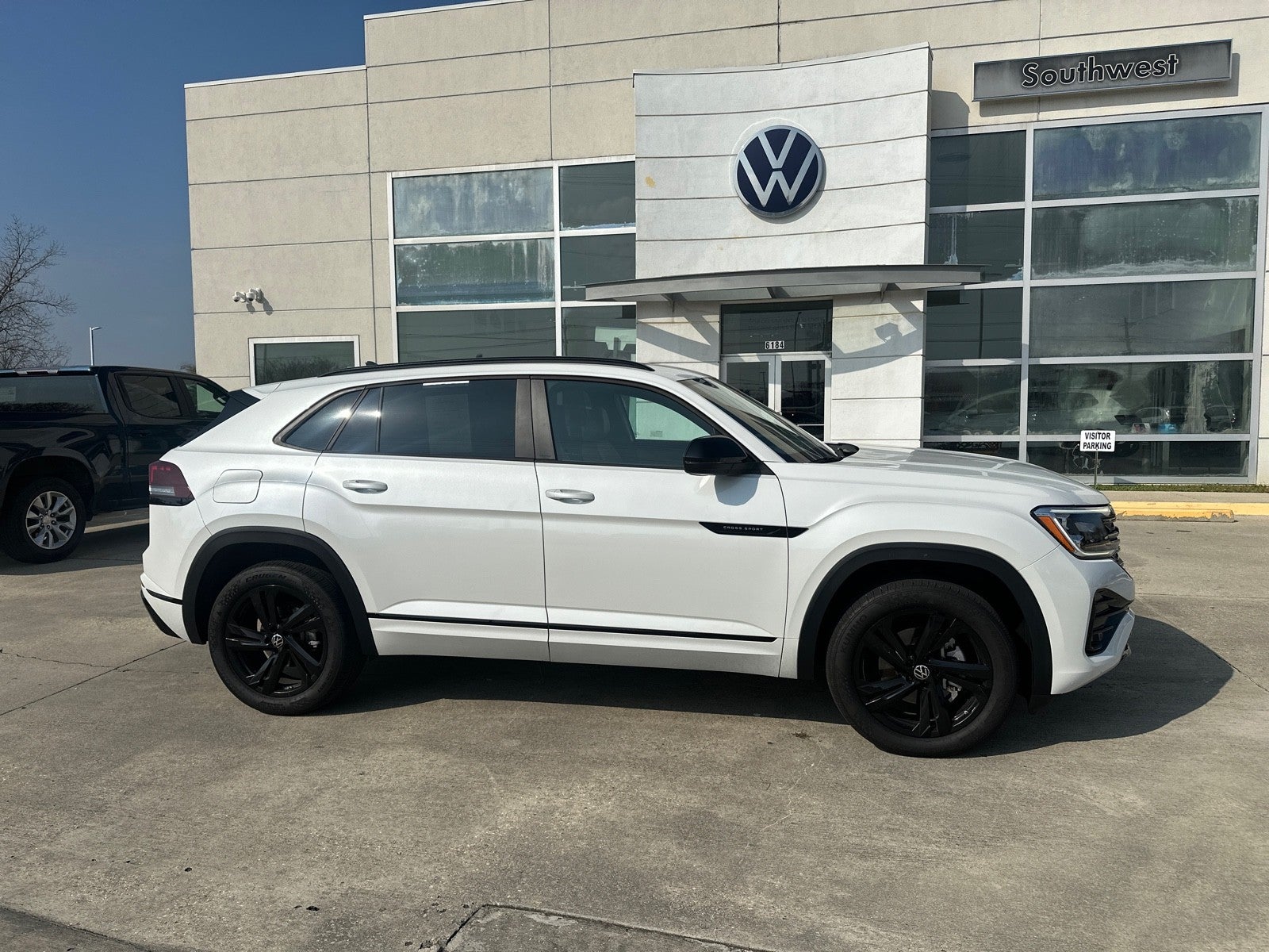 2025 Volkswagen Atlas Cross Sport 2.0T SEL R-Line Black 4MOTION