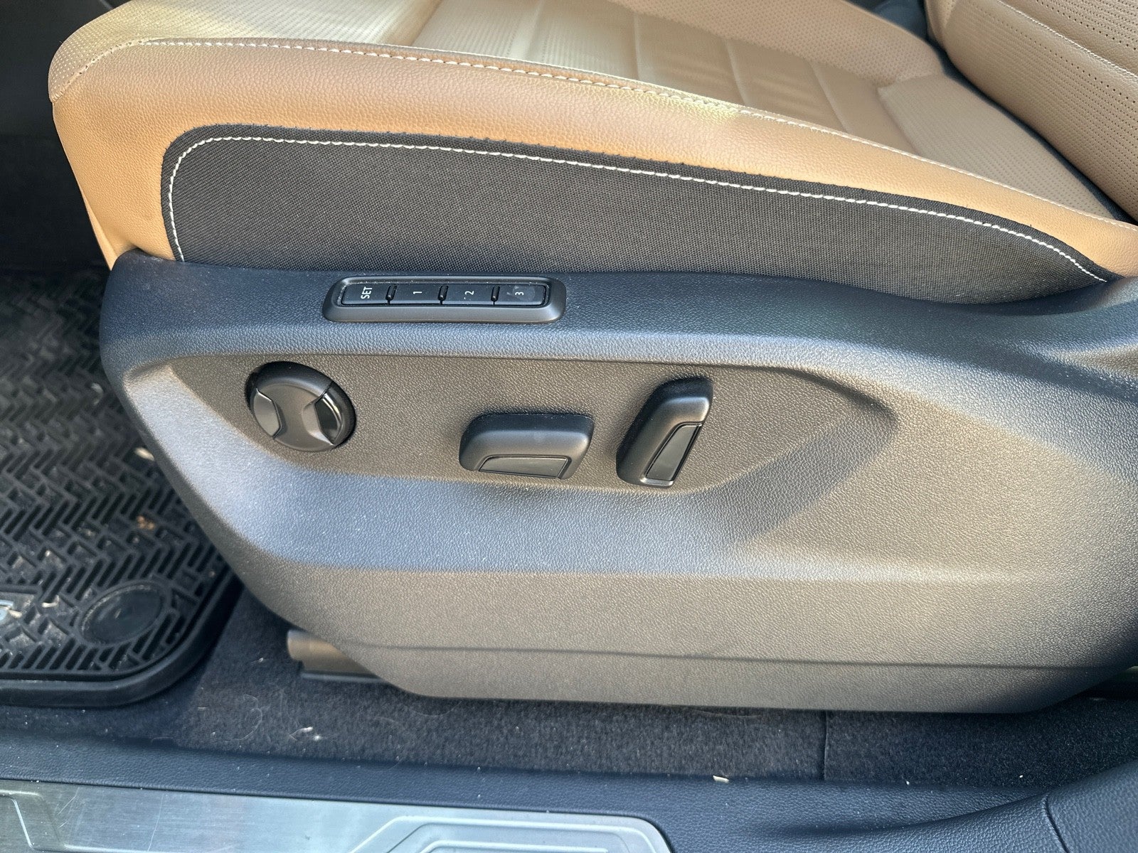 2025 Volkswagen Atlas Cross Sport 2.0T SEL R-Line Black 4MOTION