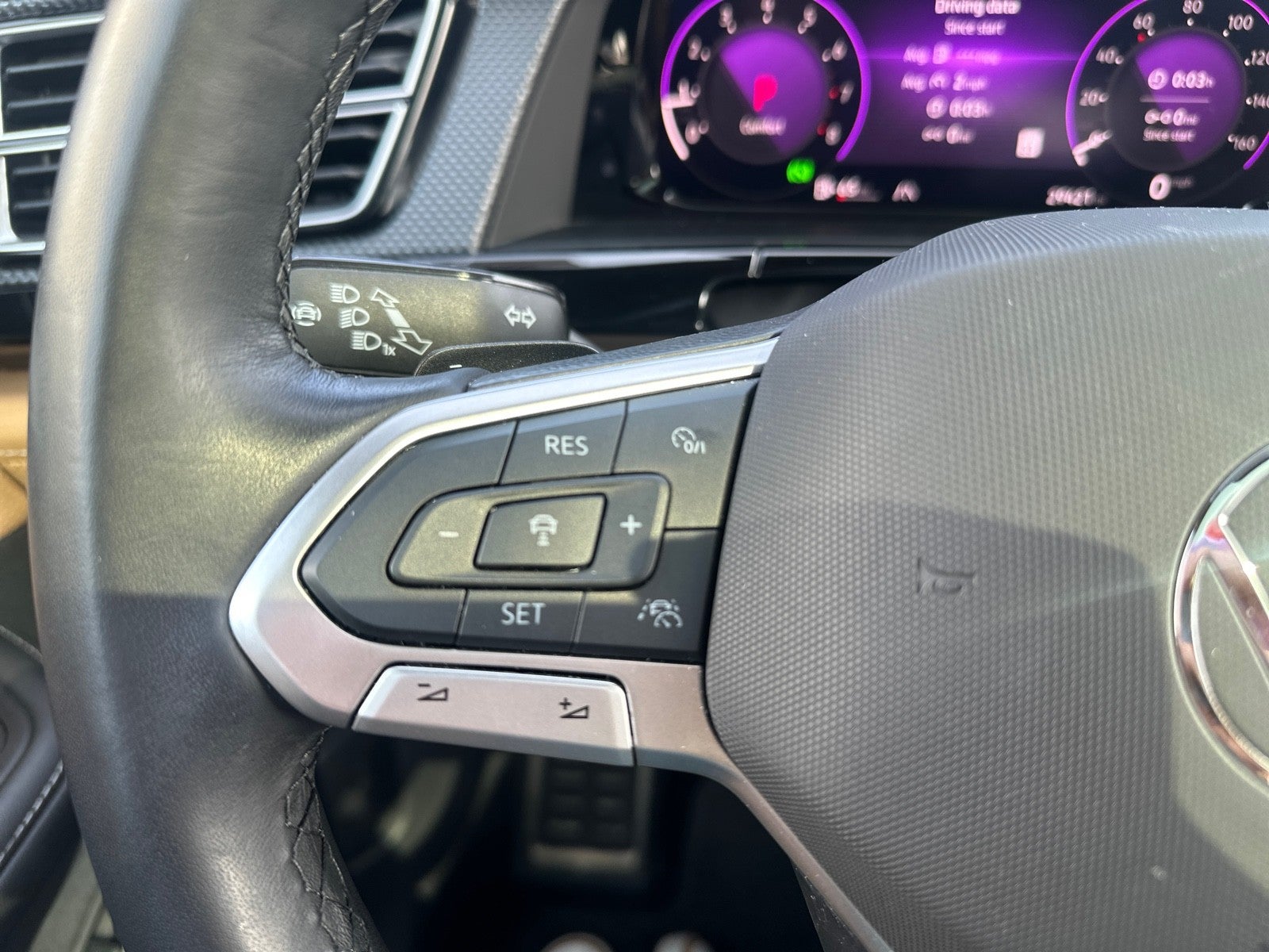 2025 Volkswagen Atlas Cross Sport 2.0T SEL R-Line Black 4MOTION