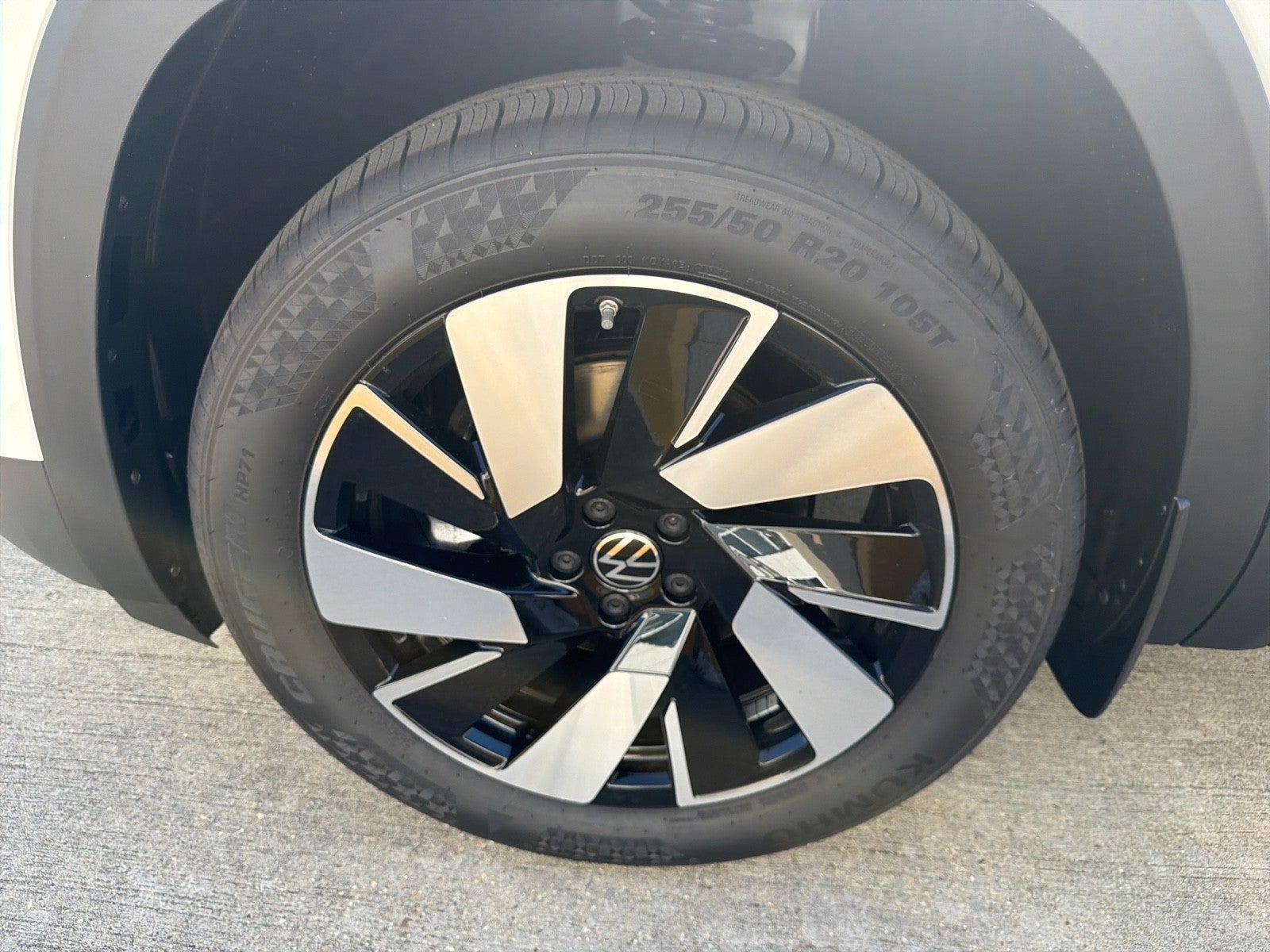 2026 Volkswagen Atlas Cross Sport 2.0T SEL 4MOTION
