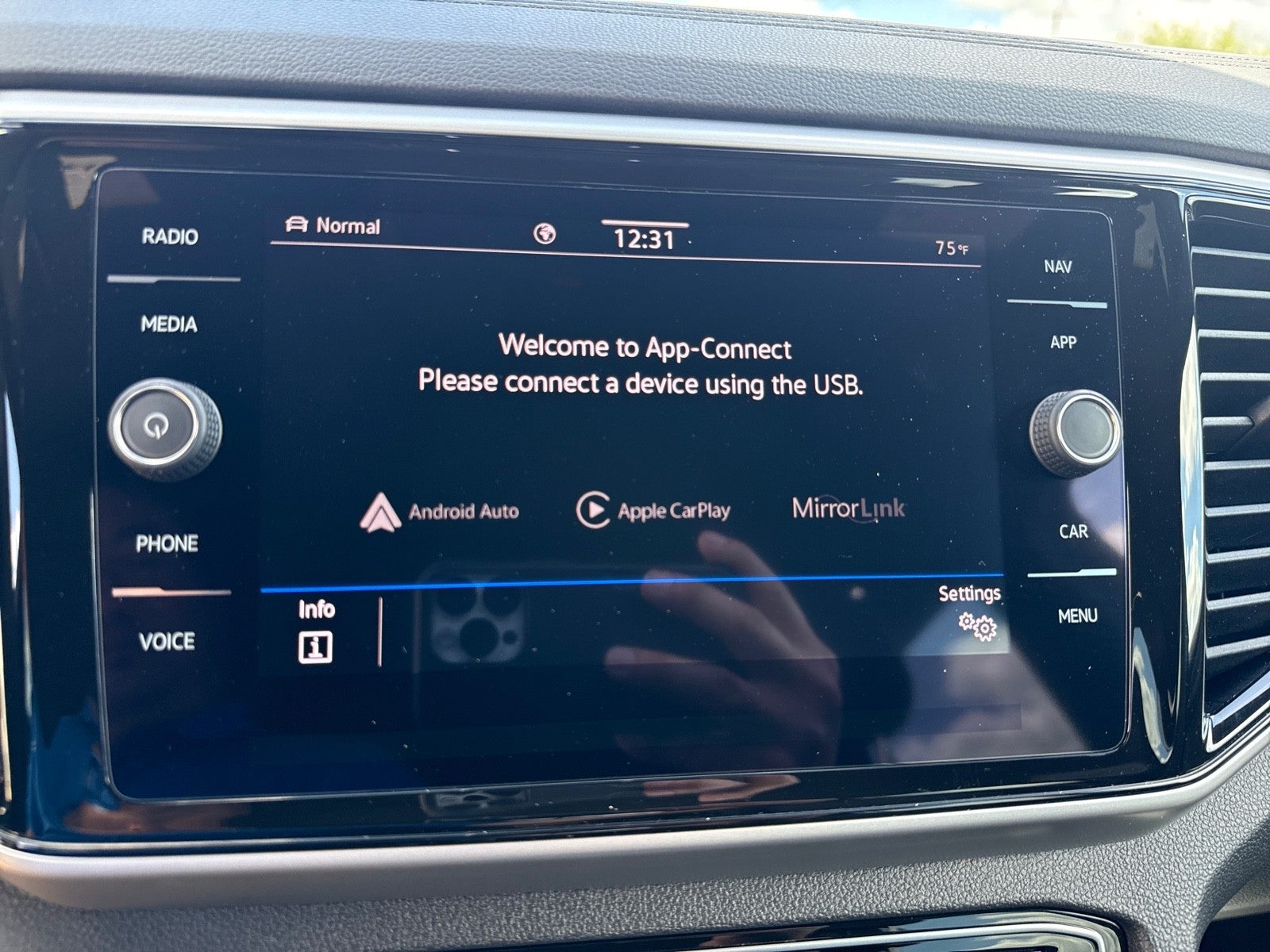 2023 Volkswagen Atlas Cross Sport 3.6L V6 SEL