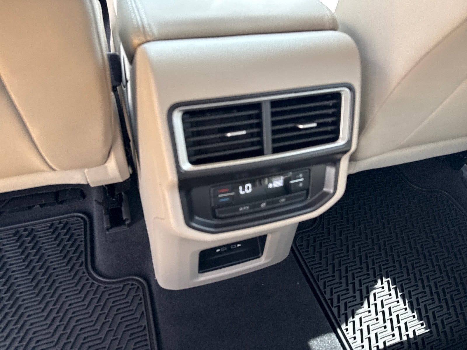 2026 Volkswagen Atlas 2.0T SE FWD
