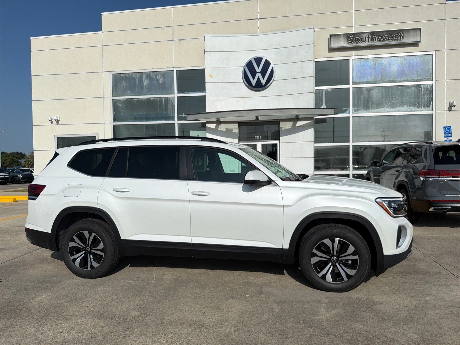 2026 Volkswagen Atlas 2.0T SE FWD