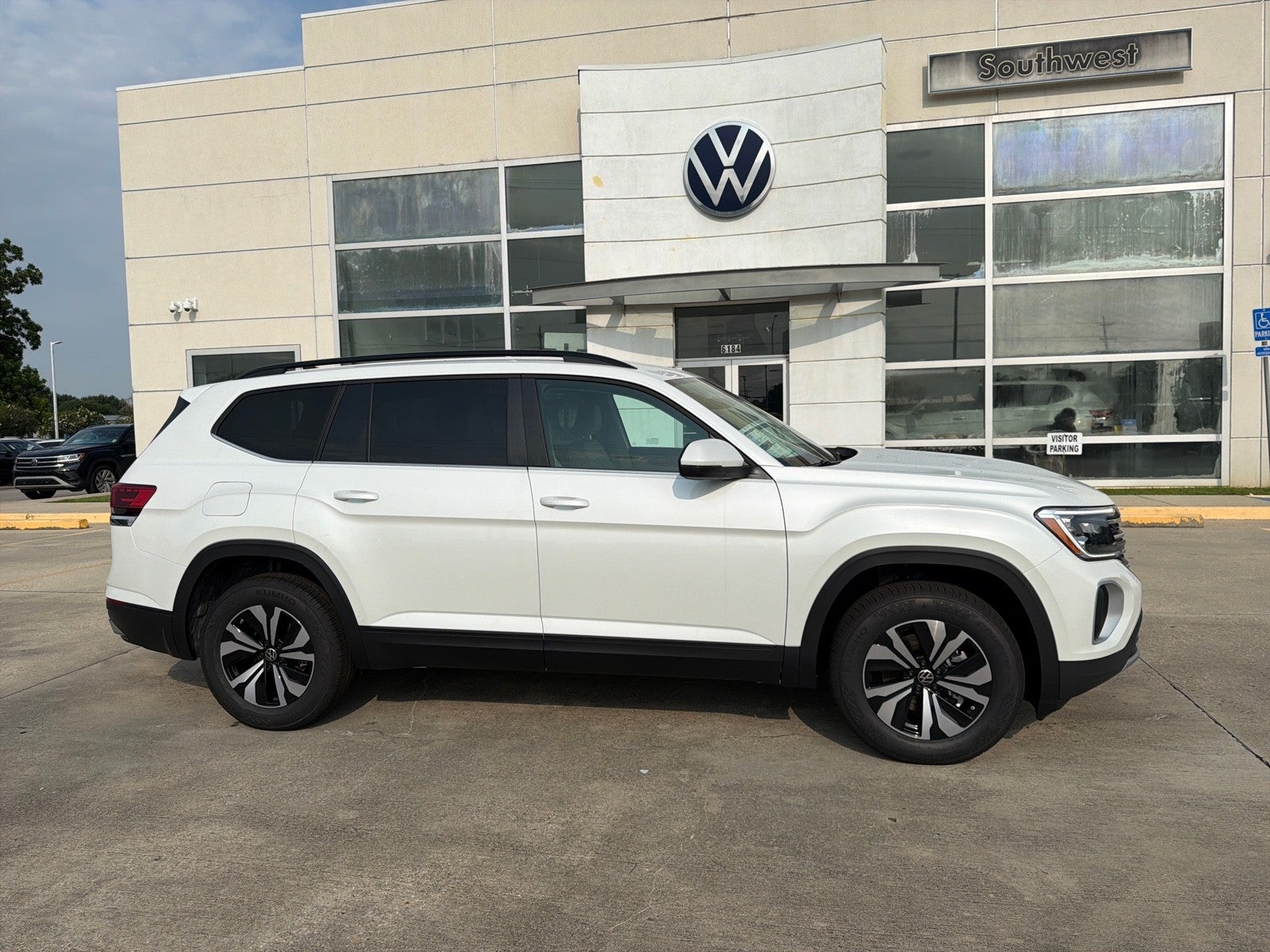 2026 Volkswagen Atlas 2.0T SE Fwd