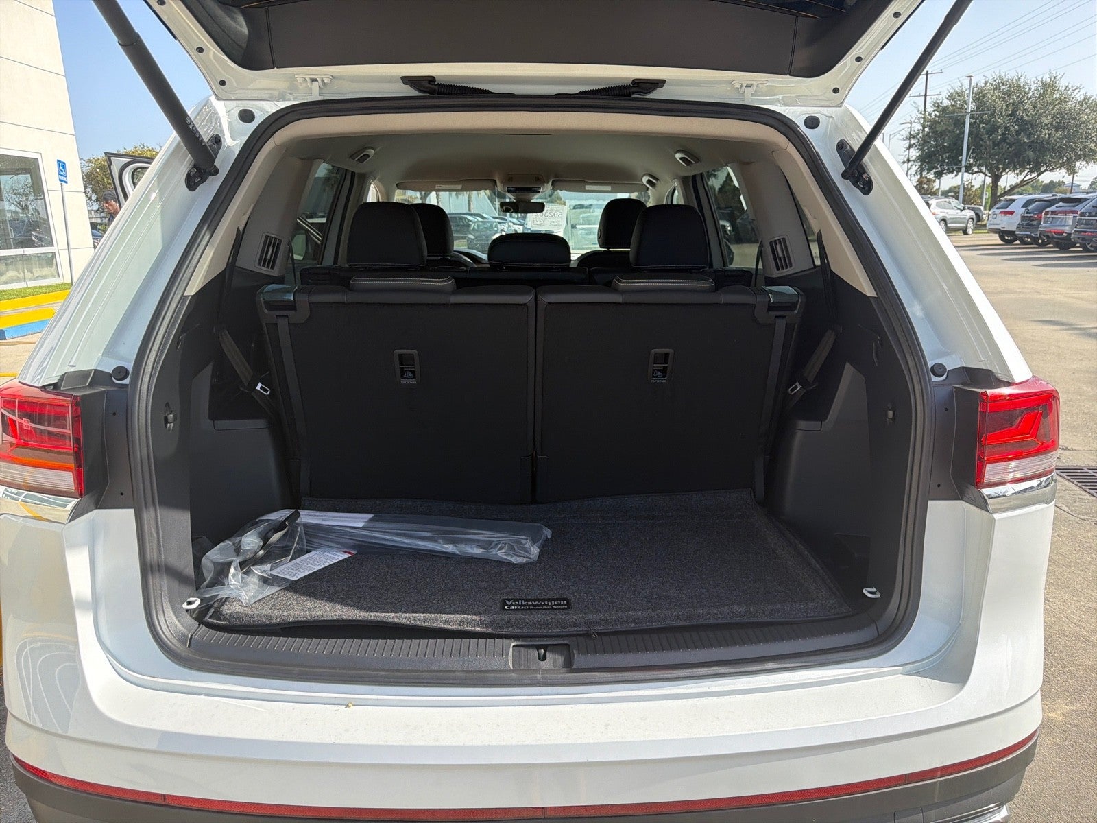 2026 Volkswagen Atlas 2.0T SE FWD
