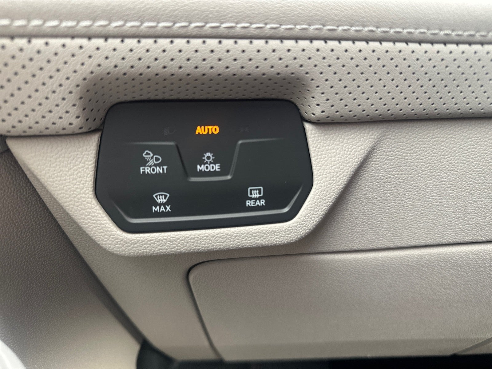 2026 Volkswagen Atlas 2.0T SE FWD