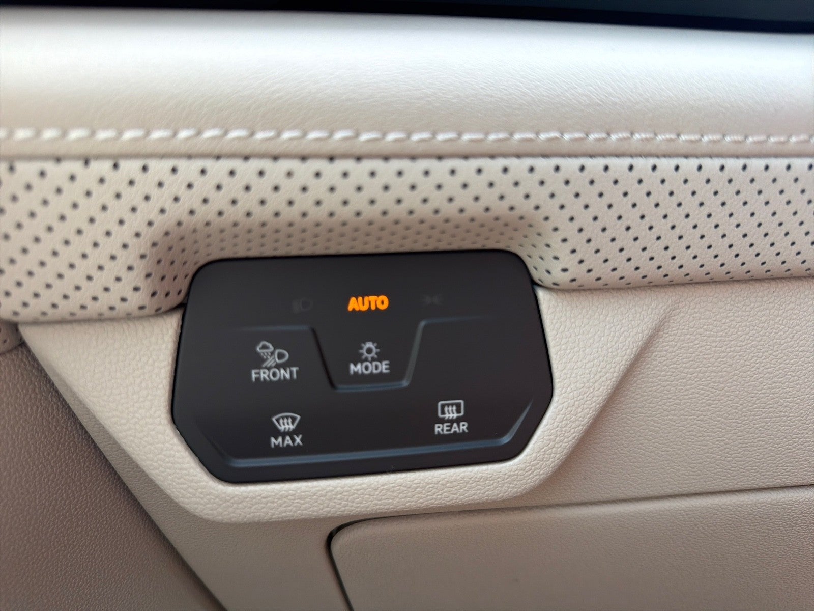 2026 Volkswagen Atlas 2.0T SE FWD
