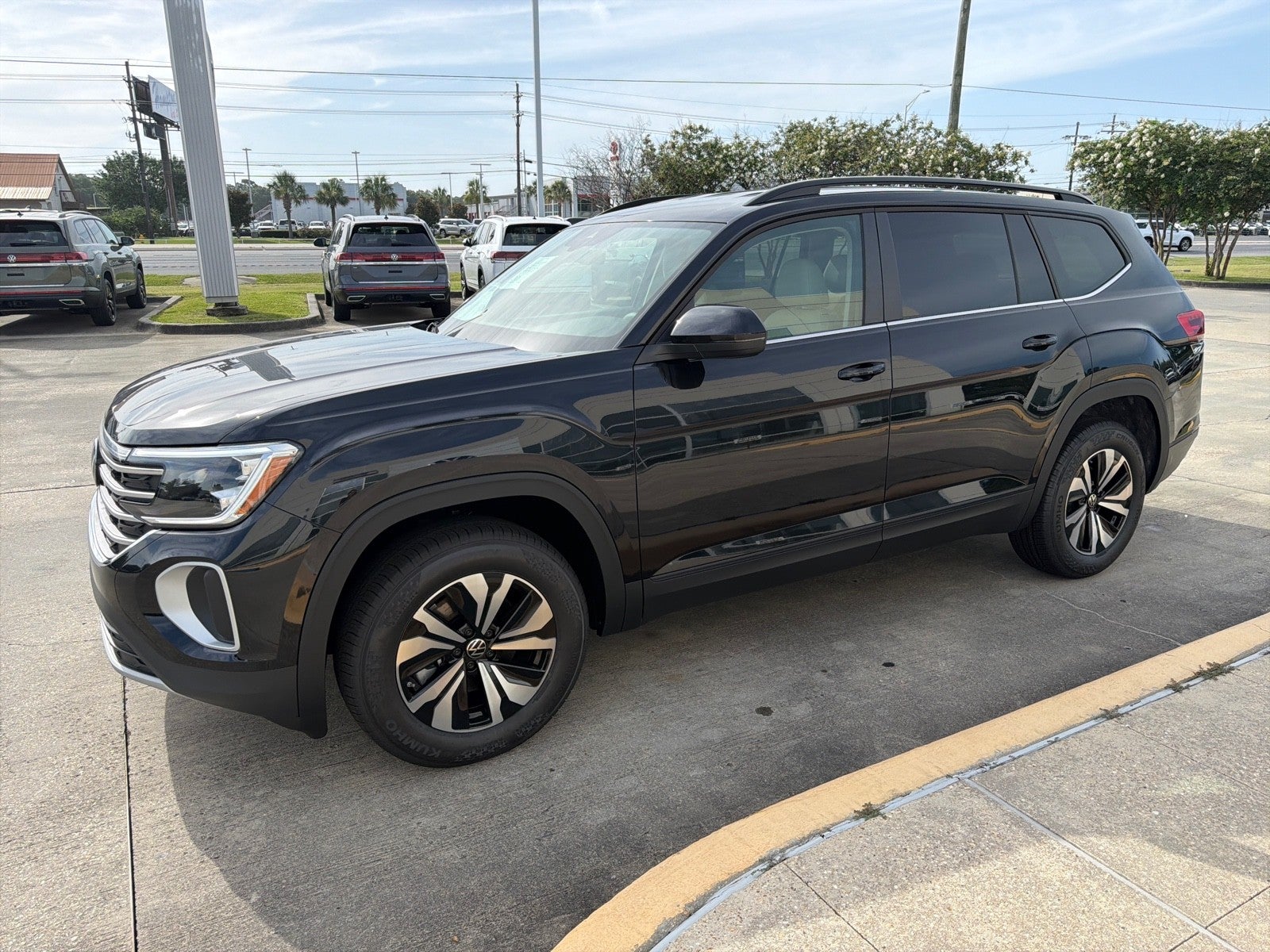 2026 Volkswagen Atlas 2.0T SE FWD