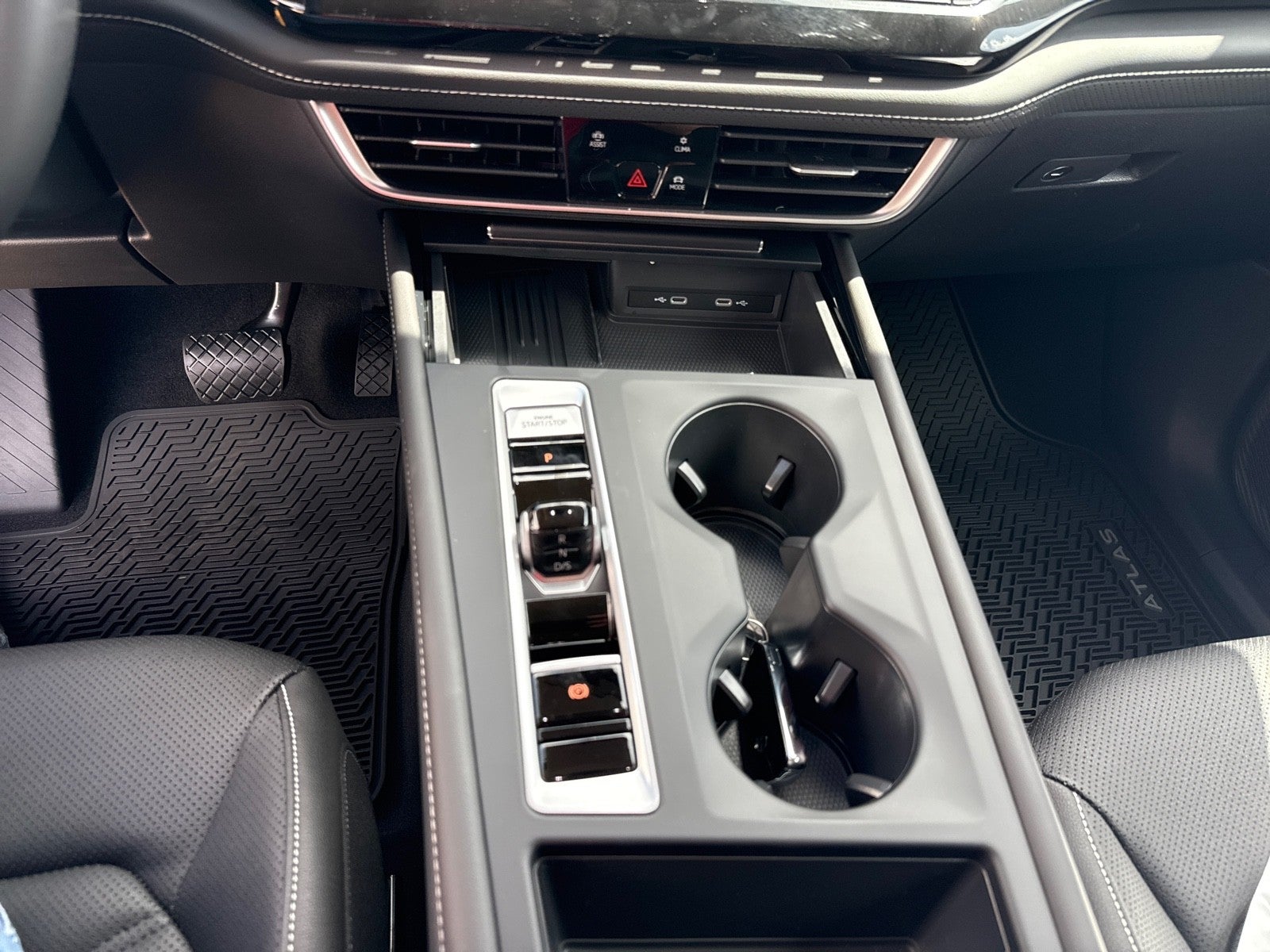 2026 Volkswagen Atlas 2.0T SE FWD