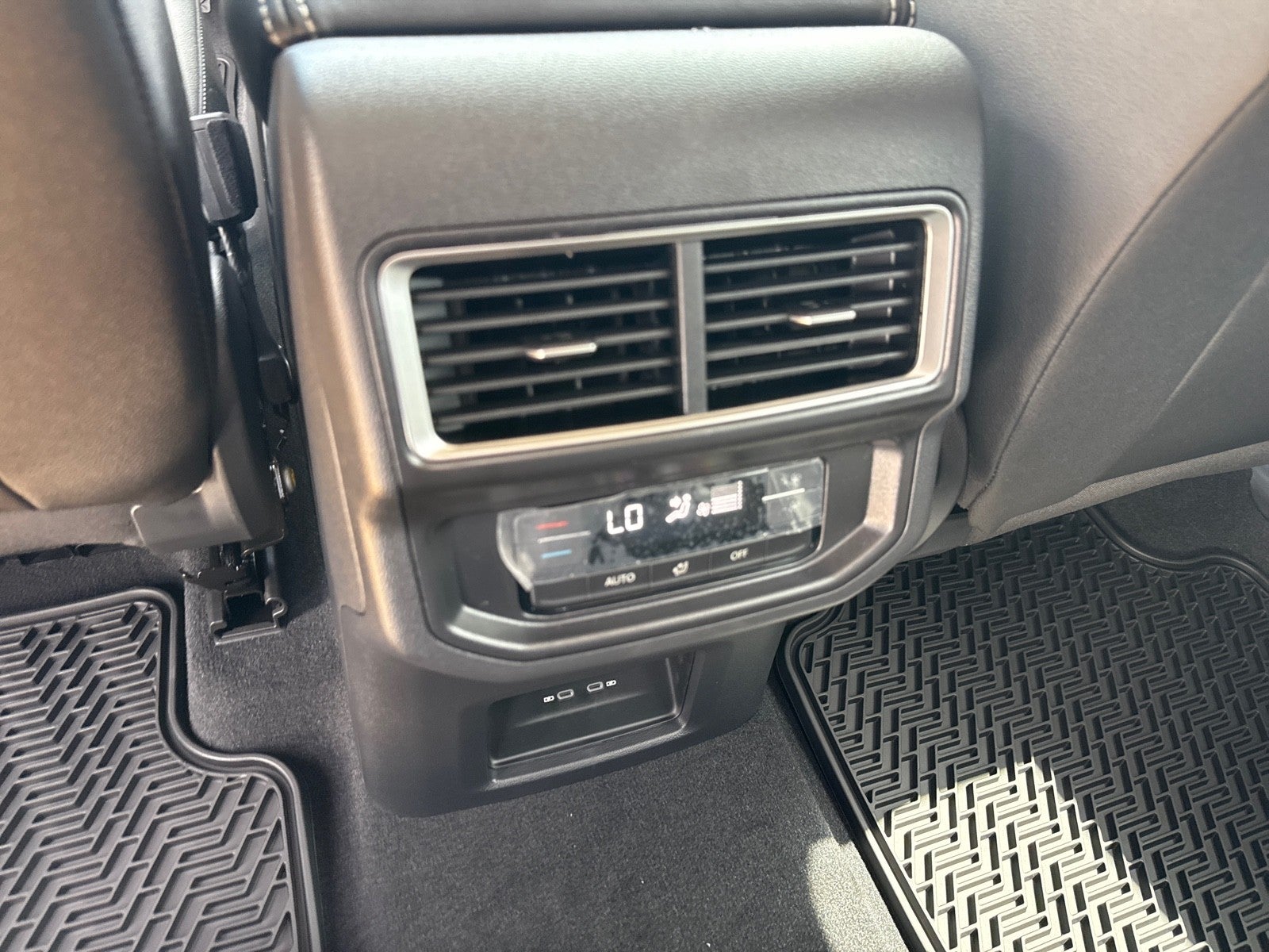 2026 Volkswagen Atlas 2.0T SE FWD
