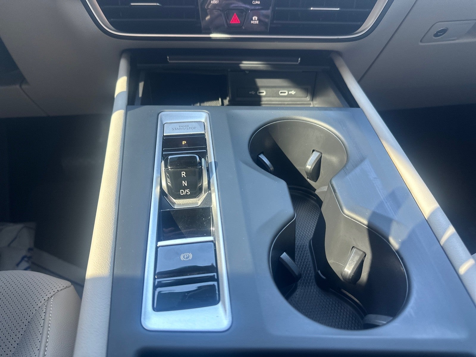2025 Volkswagen Atlas 2.0T SE FWD