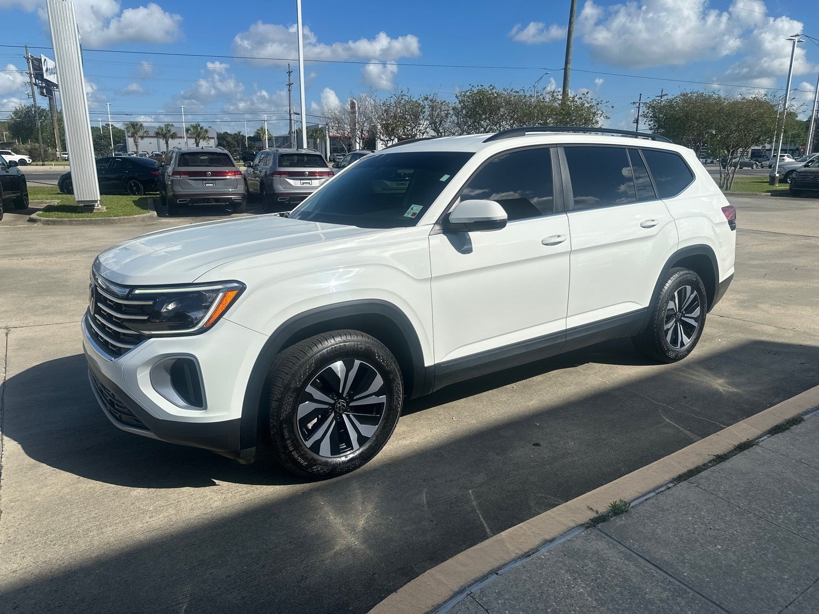 2025 Volkswagen Atlas 2.0T SE FWD
