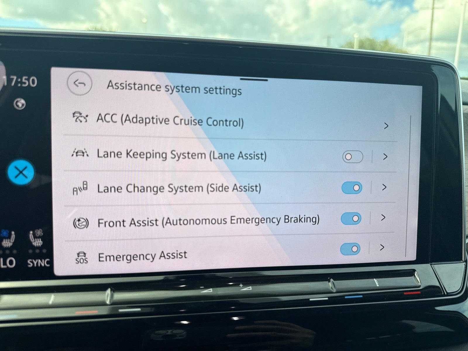 2024 Volkswagen Atlas 2.0T SE FWD