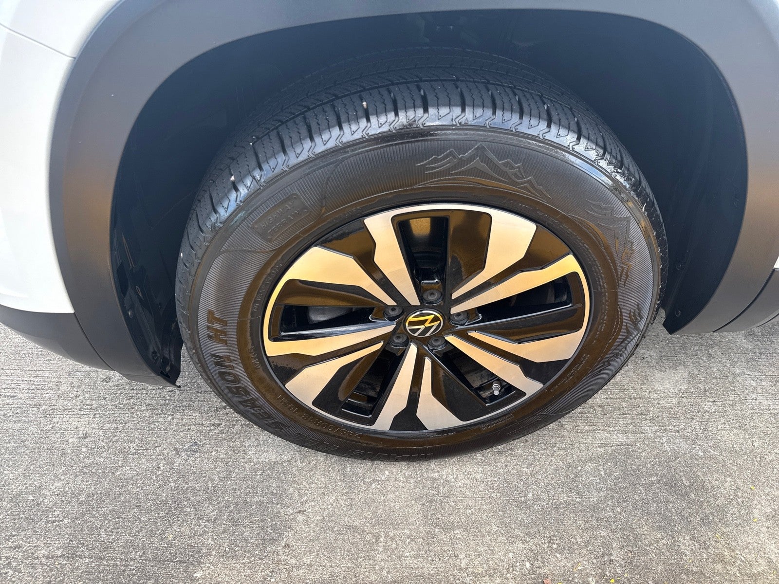 2024 Volkswagen Atlas 2.0T SE FWD