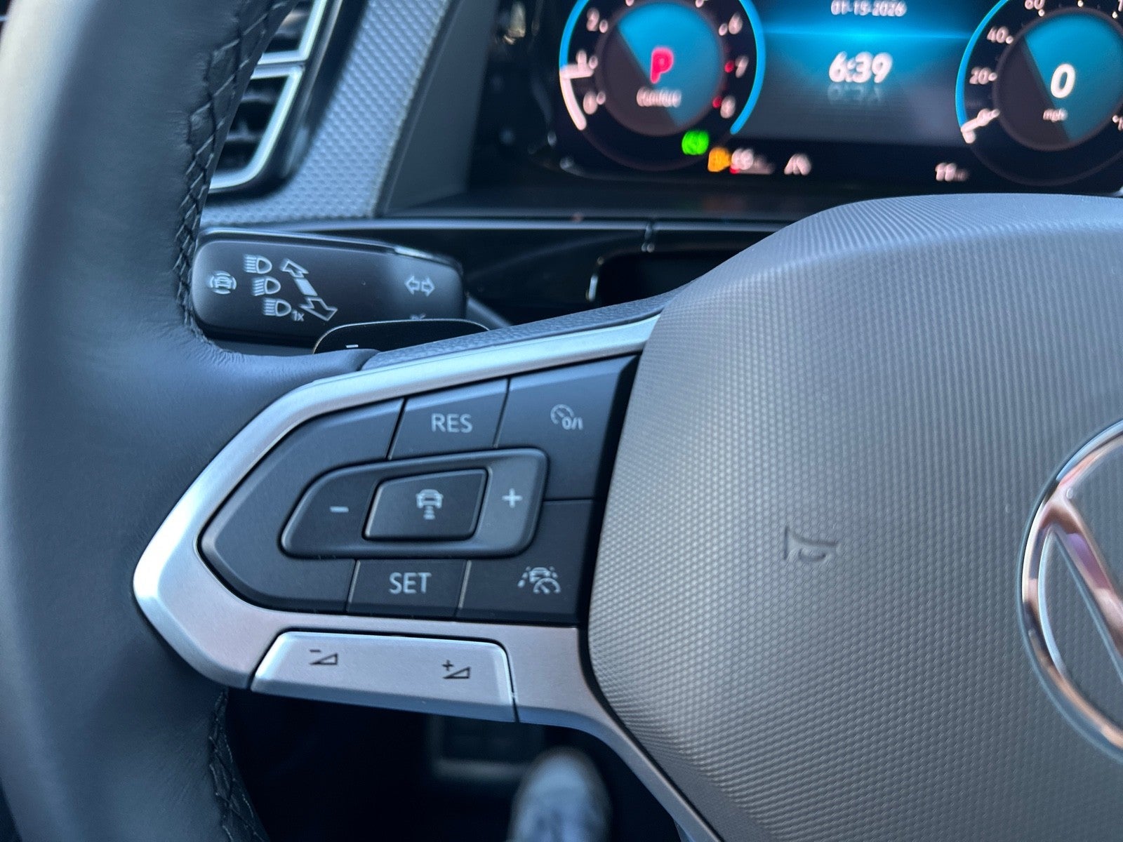 2026 Volkswagen Atlas Cross Sport 2.0T SEL Premium R-Line 4MOTION