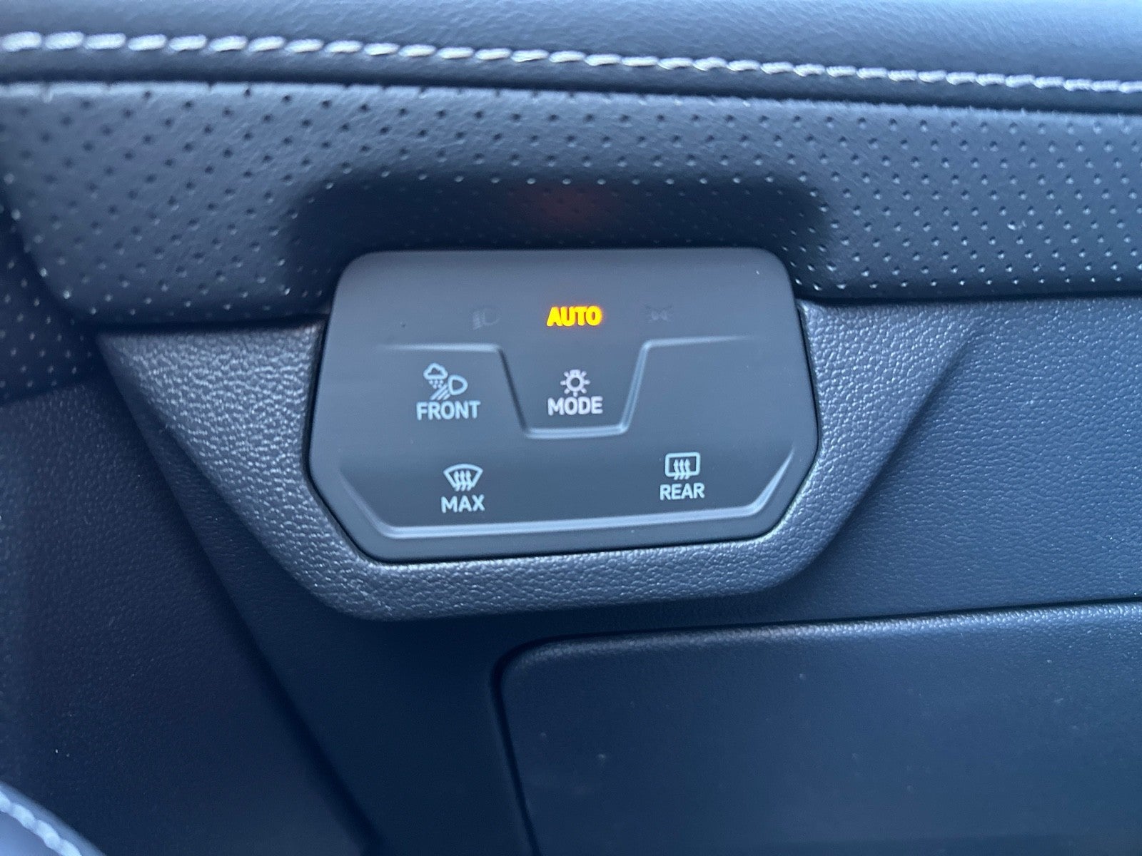 2026 Volkswagen Atlas Cross Sport 2.0T SEL Premium R-Line 4MOTION