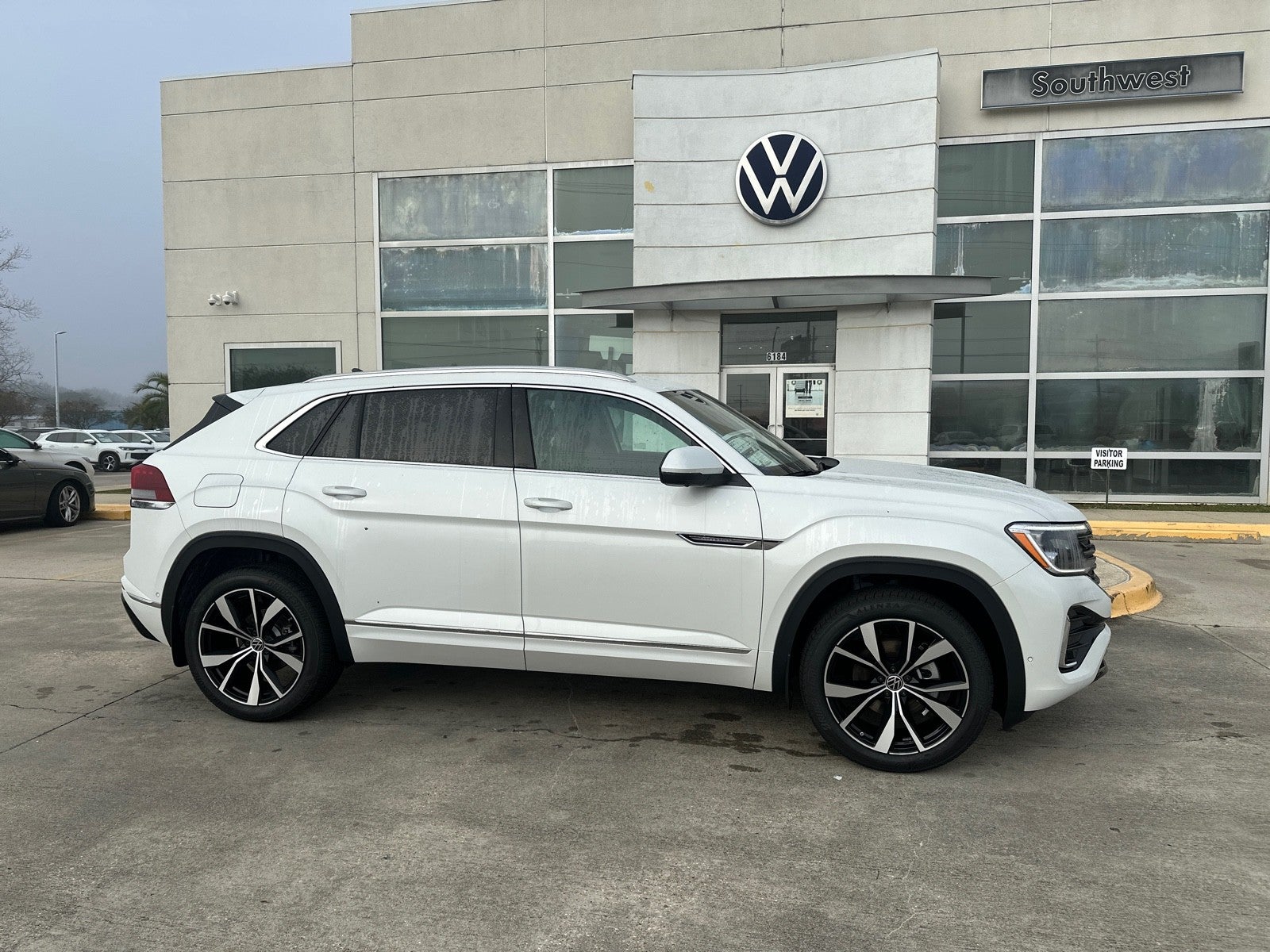 2026 Volkswagen Atlas Cross Sport 2.0T SEL Premium R-Line 4MOTION
