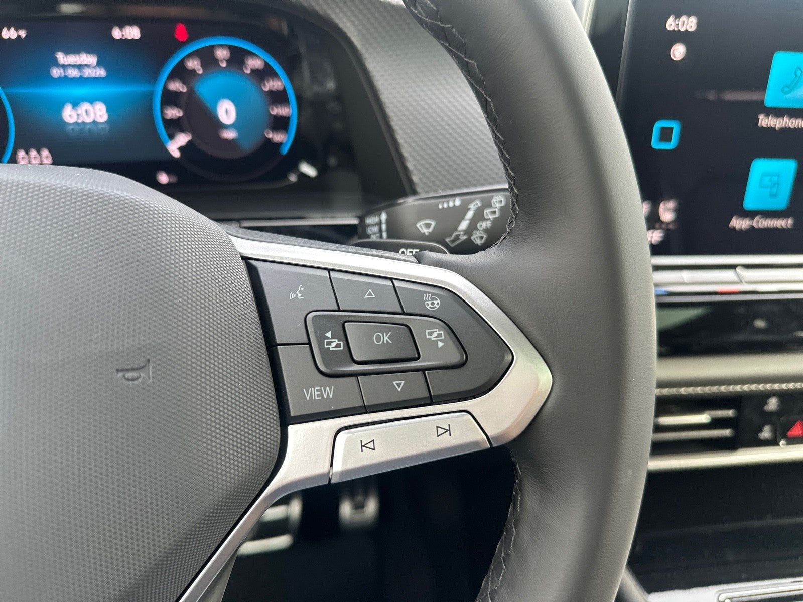 2026 Volkswagen Atlas Cross Sport 2.0T SEL Premium R-Line 4MOTION