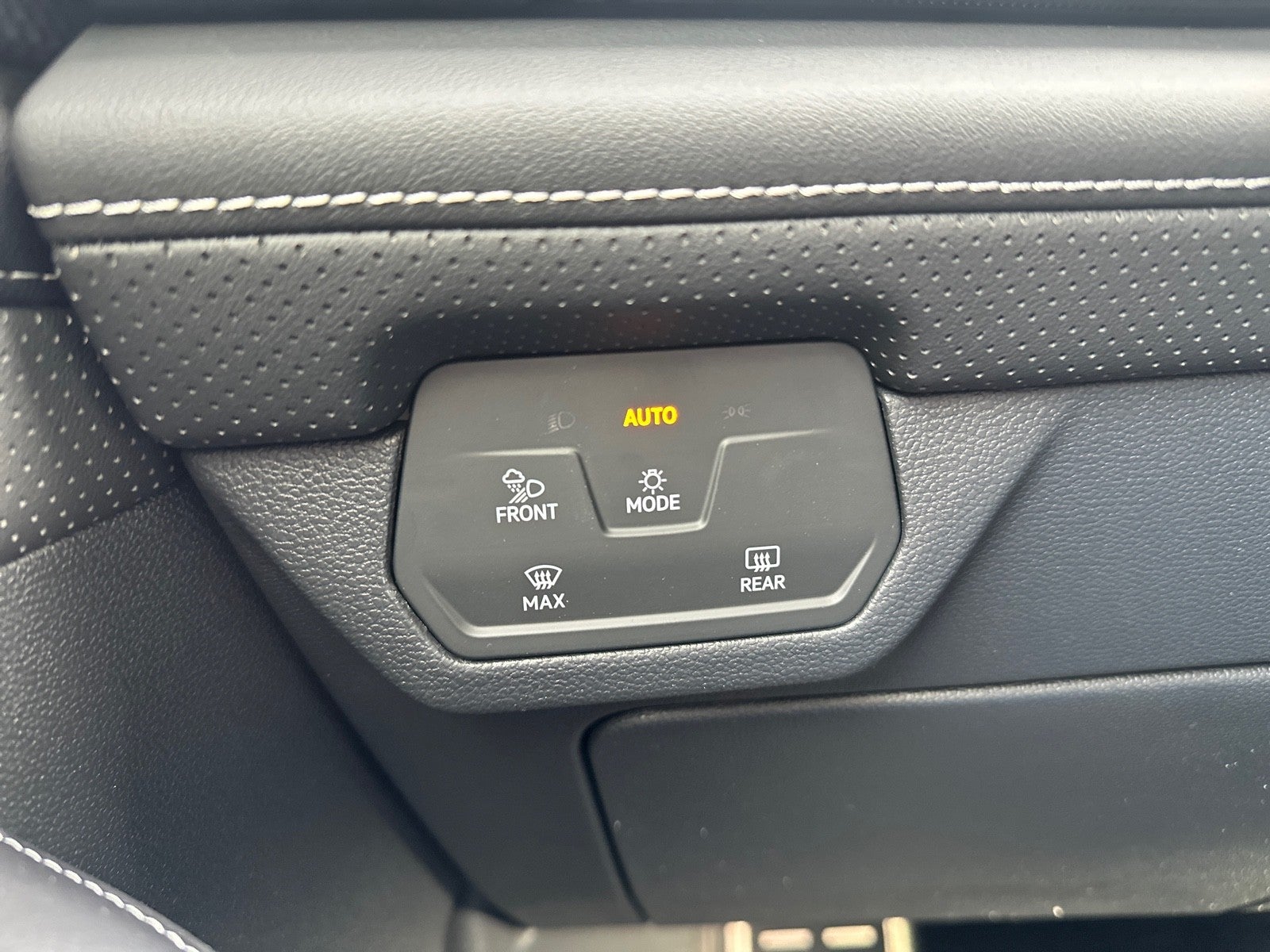 2026 Volkswagen Atlas Cross Sport 2.0T SEL Premium R-Line 4MOTION