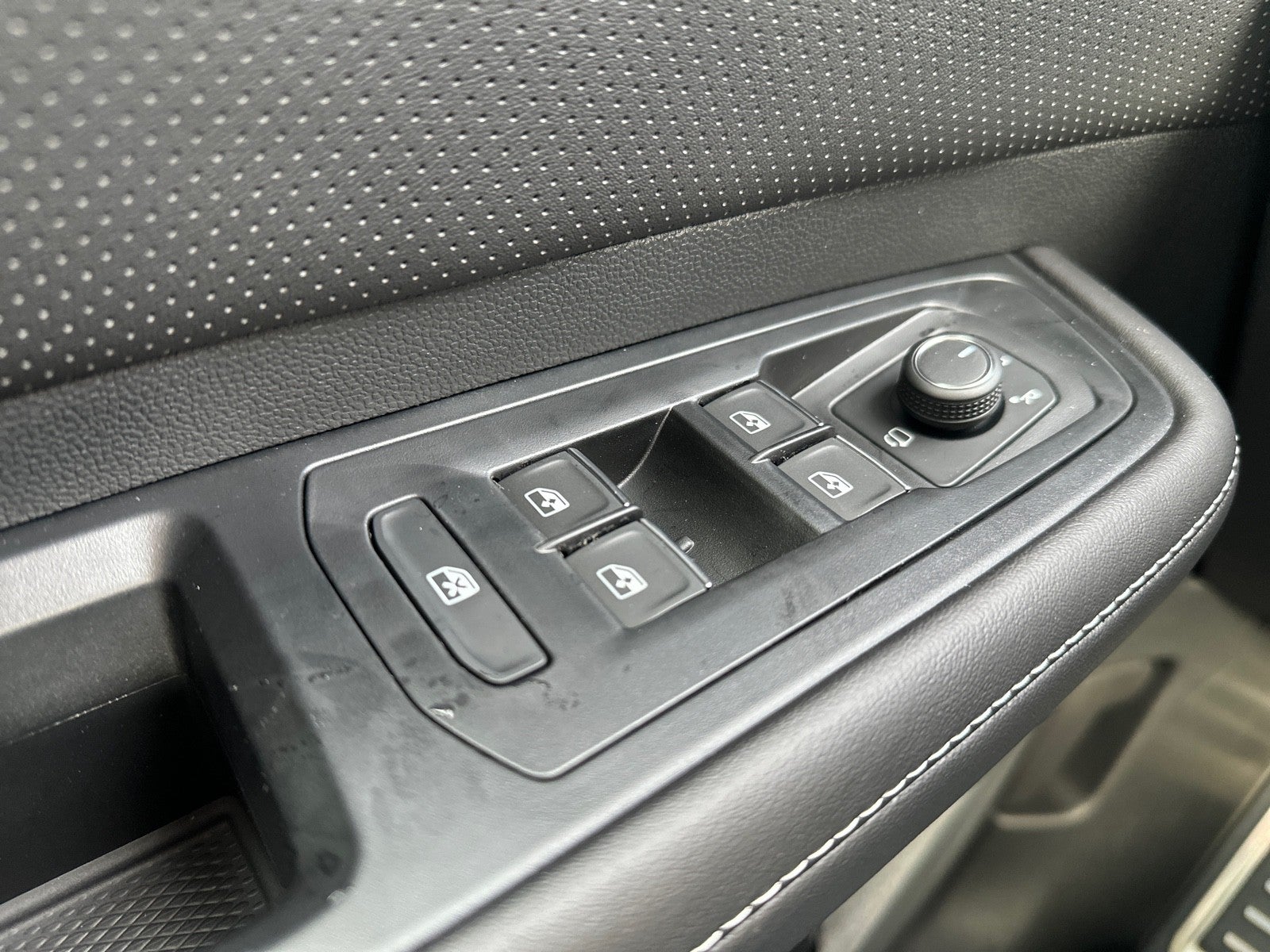 2026 Volkswagen Atlas Cross Sport 2.0T SEL Premium R-Line 4MOTION