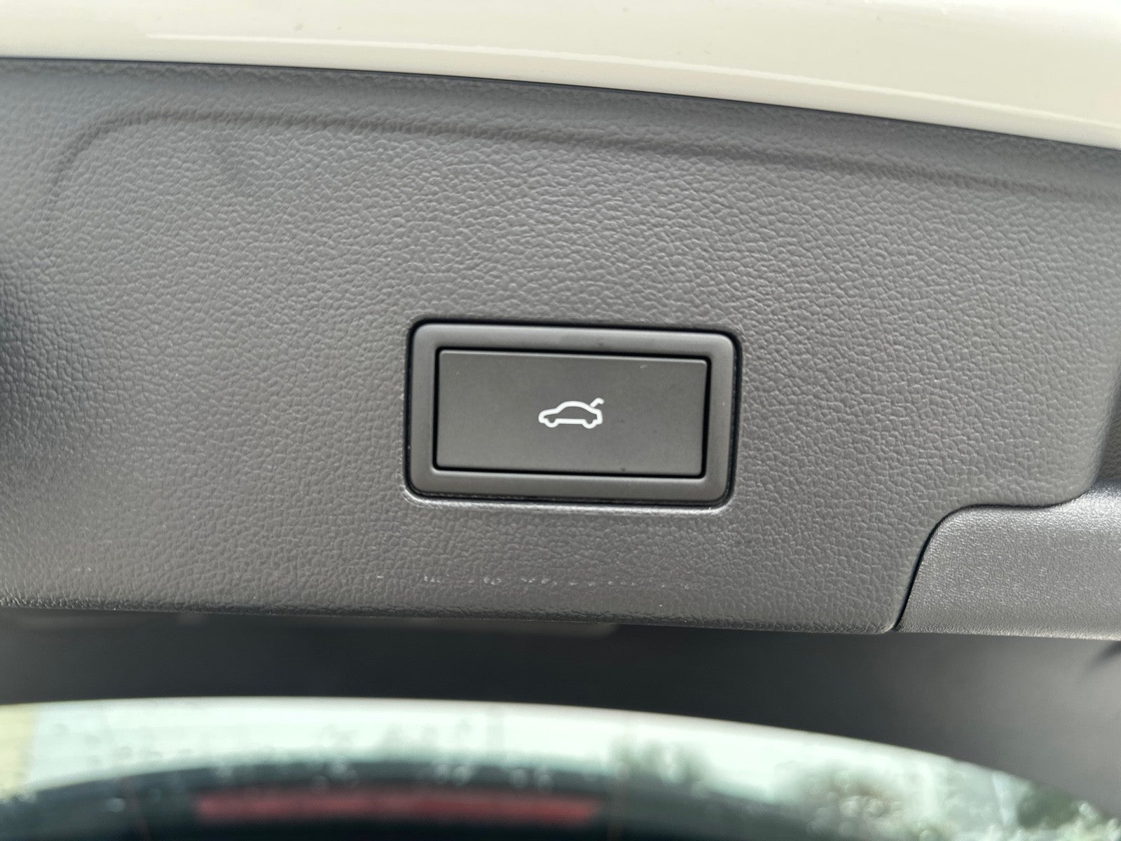 2026 Volkswagen Atlas Cross Sport 2.0T SEL Premium R-Line 4MOTION