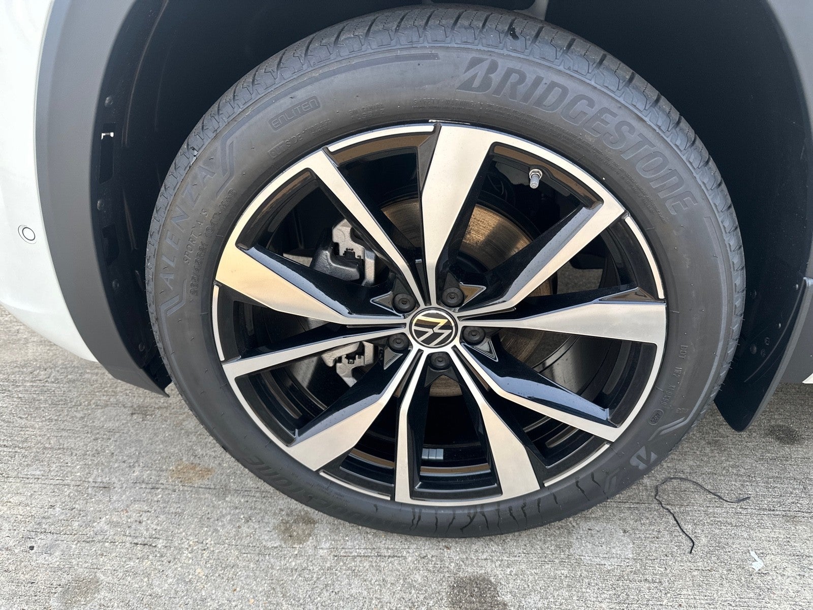 2026 Volkswagen Atlas Cross Sport 2.0T SEL Premium R-Line 4MOTION