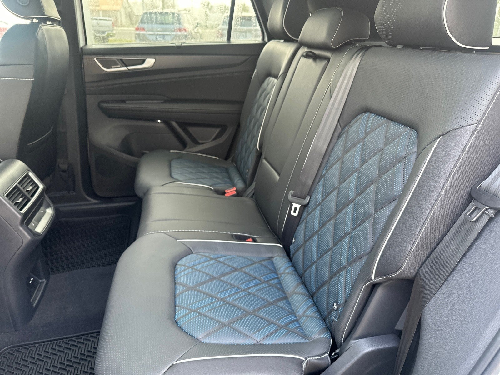 2026 Volkswagen Atlas Cross Sport 2.0T SEL Premium R-Line 4MOTION